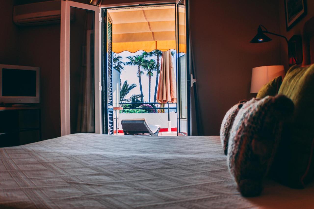 Hotel Carabeo Nerja Exterior photo
